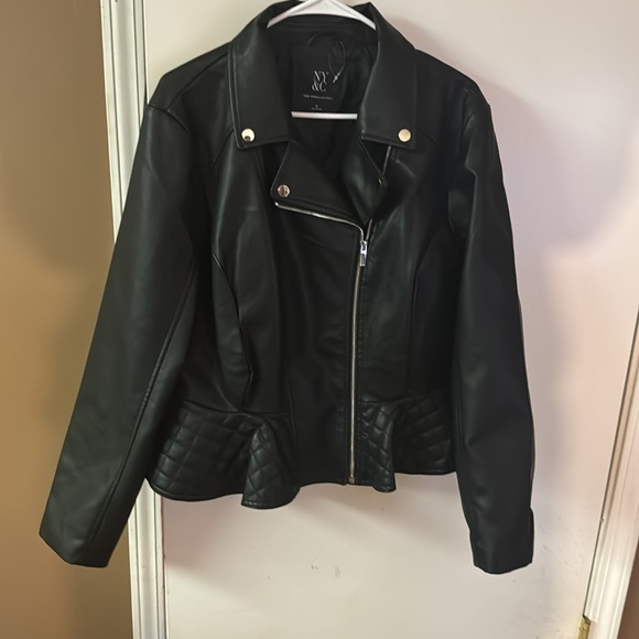 Black moto coat. - Picture 3 of 5